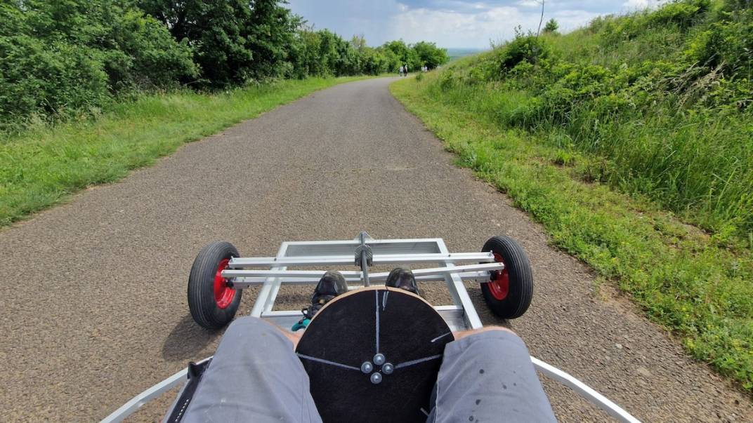 Ritka onboard felvétel a Igloo Mobilból, itt még karosszéria nélkül