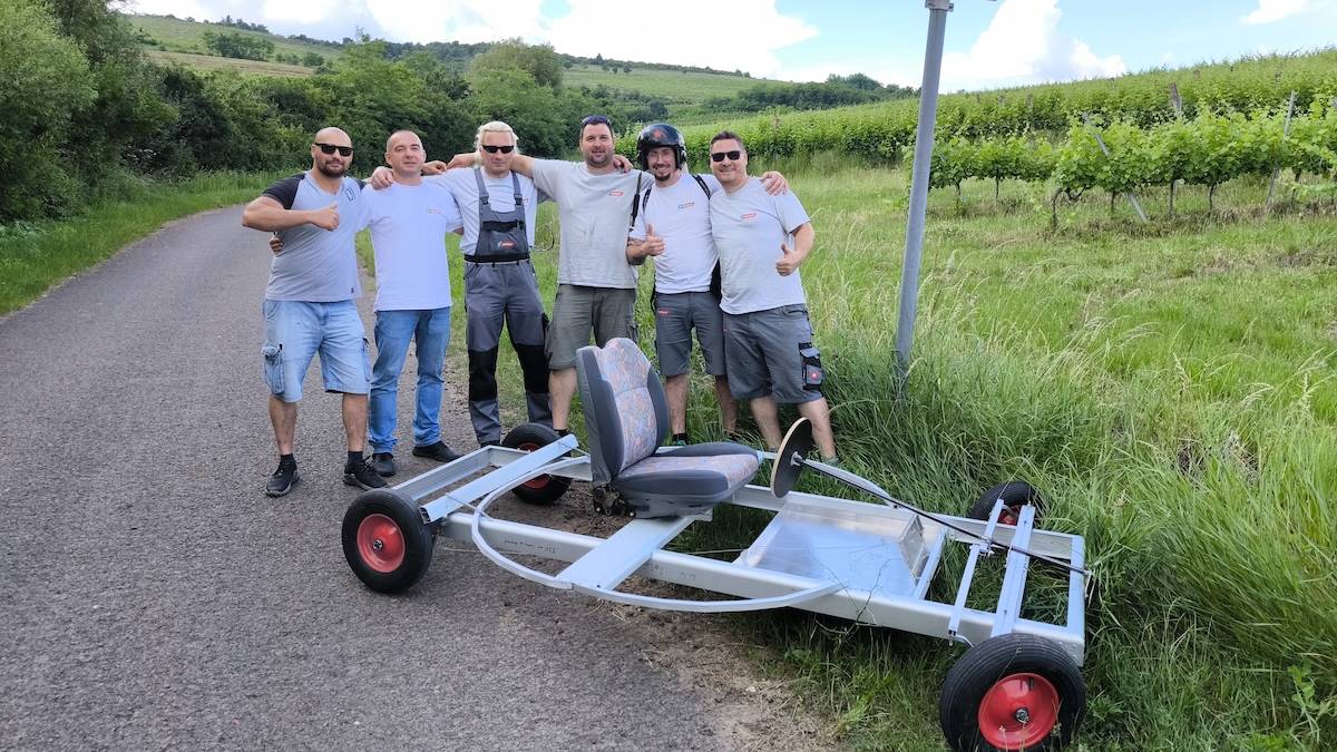 Tesztcsapat akcióban. Az IglooDoors hűtőajtó kerete kiváló alváznak bizonyult