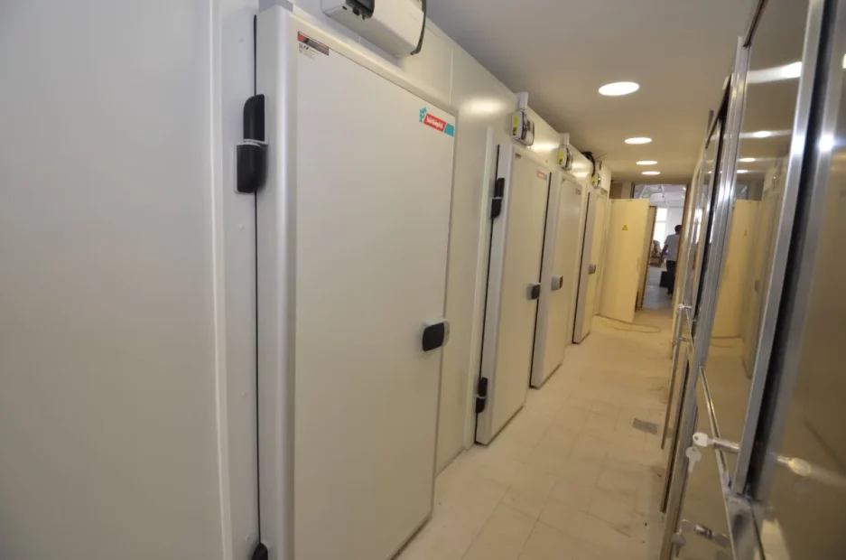 Hűtőkamra ajtó - Hűtőépítő